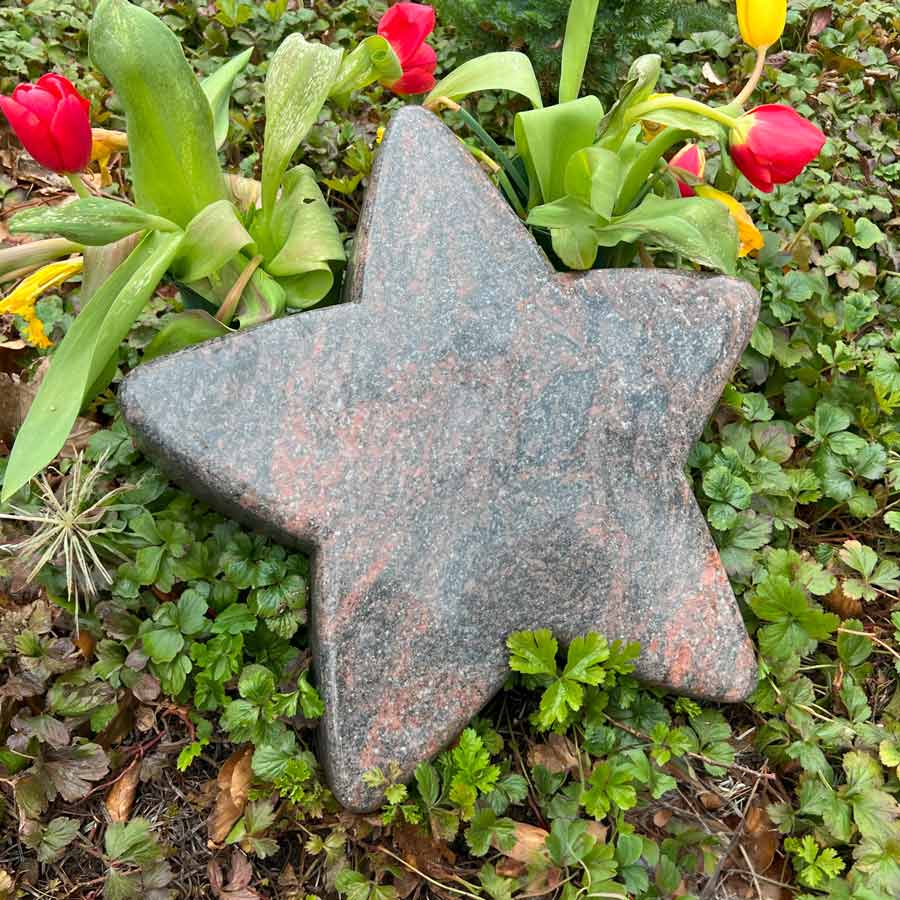 Günstige Grabsteine, Grabstein, Stern, Granit, Steinmetz, Inschrift, Beschriftung, online kaufen, ab 192 EUR inkl. Inschrift, Versand & USt. bei DeinSteinmetz.de