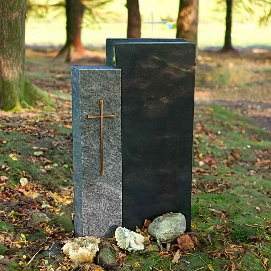 Grabstein "Baruntse" gedenkstein.design   gedenkstein.design